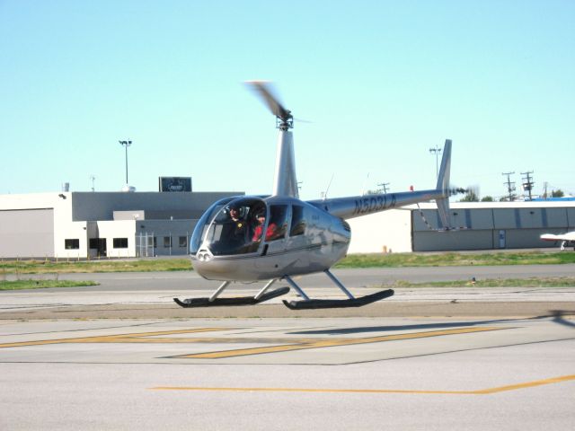 Robinson R-44 (N503LA) - LANDING AT FULLERTON
