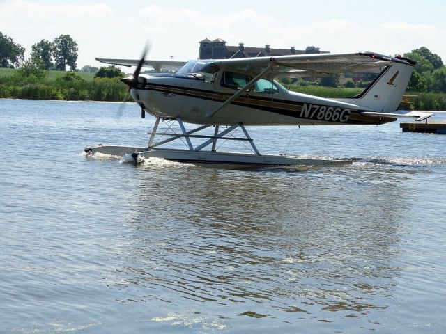 Cessna Skyhawk (N7866G)