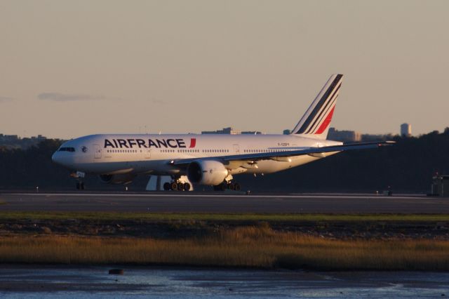 Boeing 777-200 (F-GSPY)