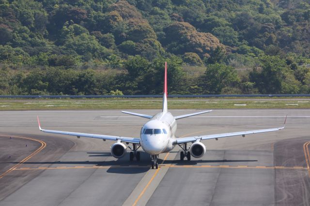 Embraer 170/175 (JA211J)