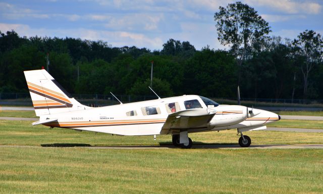 Piper Seneca (N8426G) - Piper PA-34-220T N8426G in Ann Arbor 