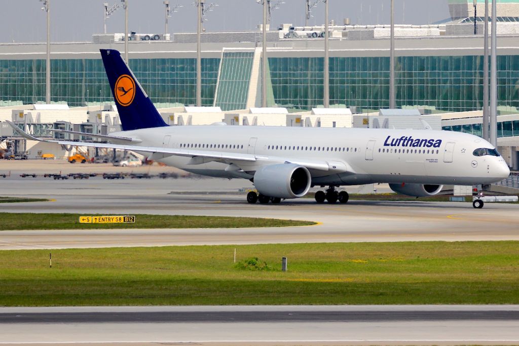 Airbus A350-900 (D-AIXC)