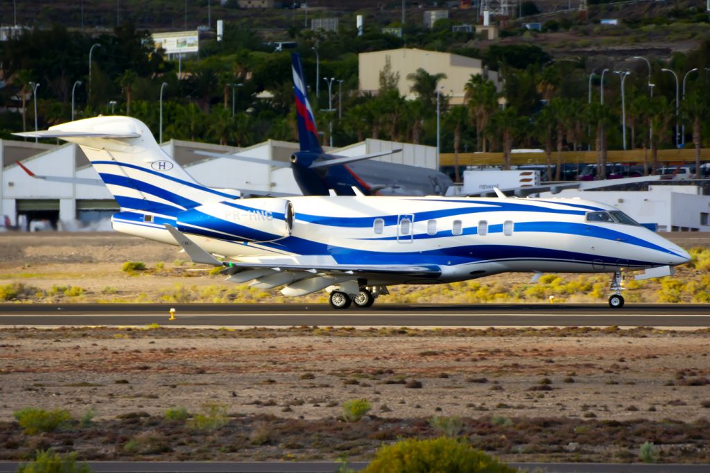 Canadair Challenger 350 (PR-HNG)