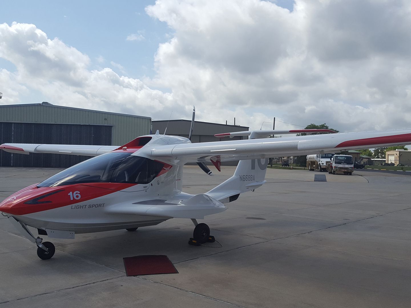 Experimental  (N668BA) - 2016 Icon Aircraft A5 at Hammond Air Center, KHDC.