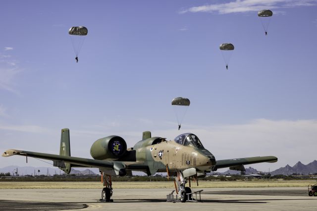 Fairchild-Republic Thunderbolt 2 (00810962) - Rescue jump drill behind an A-10 Warthog at Davis-Monthan AFB November 2021