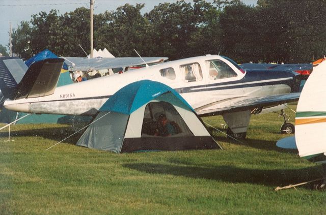 Beechcraft 35 Bonanza (N8915A)