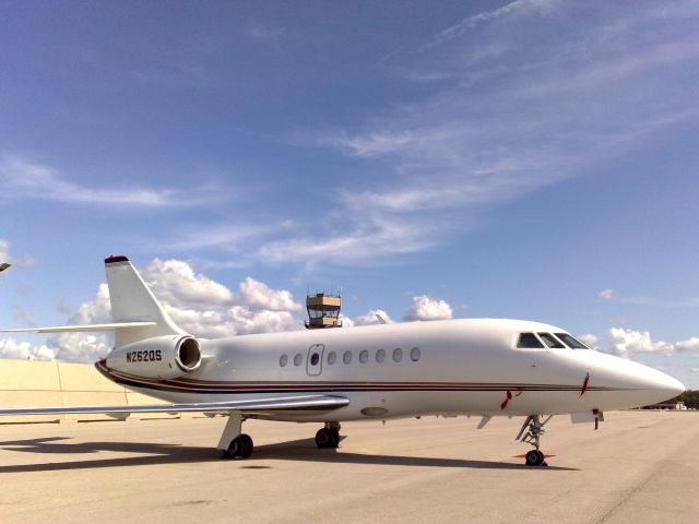 Dassault Falcon 2000 (N262QS)