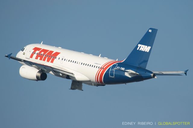 Airbus A319 (PT-TMD)