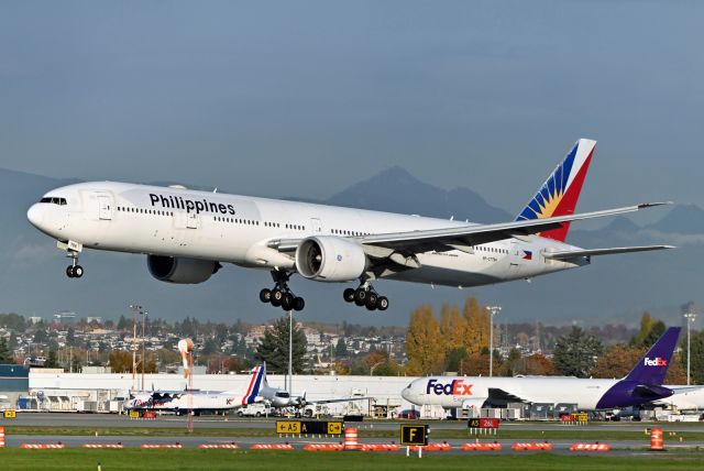 BOEING 777-300ER (RP-C7784)