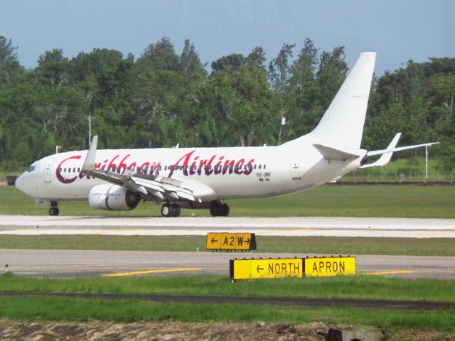 Boeing 737-800 (9Y-JMF)