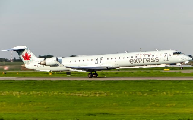 Canadair Regional Jet CRJ-900 (C-FUJZ)