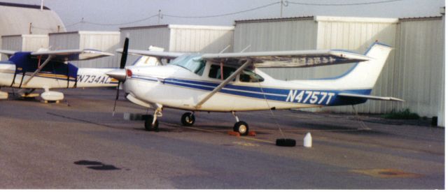 N4757T — - 1981 R182R.