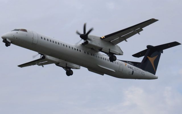 de Havilland Dash 8-400 (C-FPVJ) - DH8D C-FPVJ PAL Airlines à son décollage de CYGR à destination de CYGP 