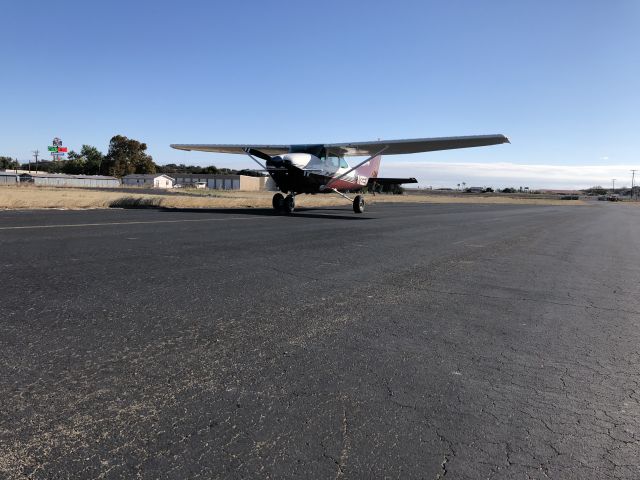 Cessna Skylane (N182EW)