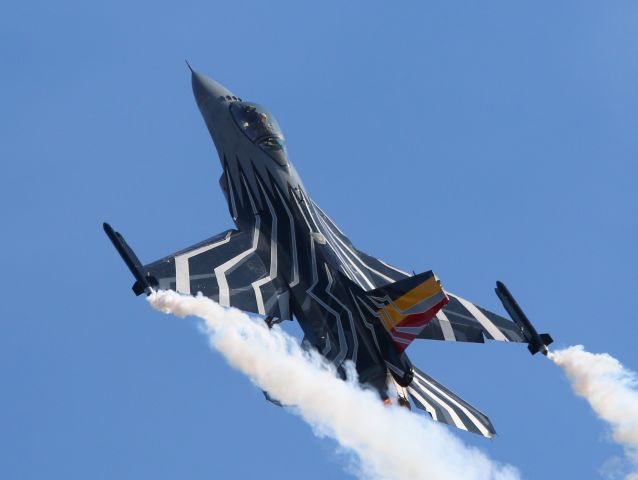 Lockheed F-16 Fighting Falcon — - BELGIAN AIR FORCE SOLO DISPLAY , ISTRES FRANCE 6/4/2016