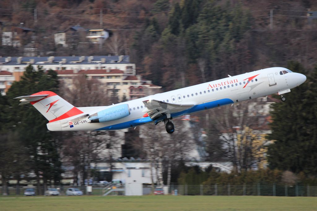 Fokker 100 (OE-LVL)