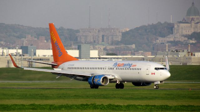 Boeing 737-800 (C-FLSW)