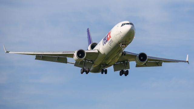 Boeing MD-11 (N584FE)