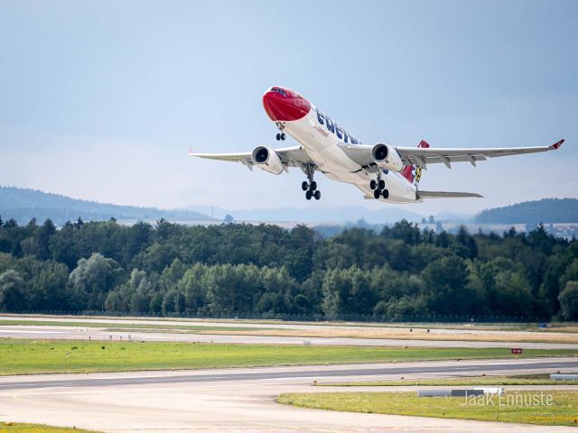 Airbus A330-300 (HB-JHQ)