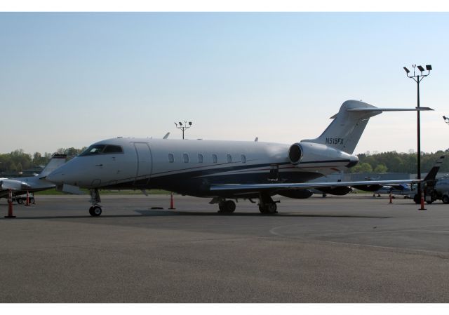 Bombardier Challenger 300 (N515FX)