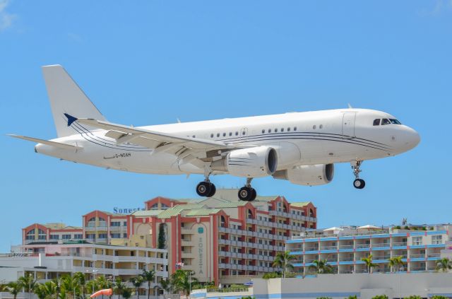 Airbus A319 (G-NOAH)