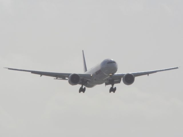 BOEING 777-300 (PT-MUH)