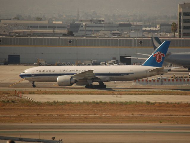 BOEING 777-200LR (B-2080)