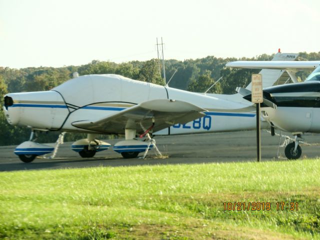 Piper Cherokee (N3328Q)