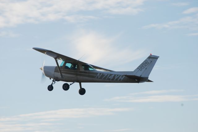 Cessna 152 (N714YH) - Right turn Eastbound