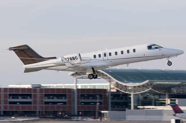 Learjet 45 (N876BC)