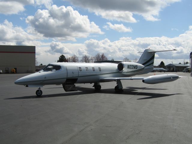 Learjet 35 (N22MS)