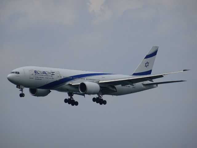 Boeing 777-200 (4X-ECE)
