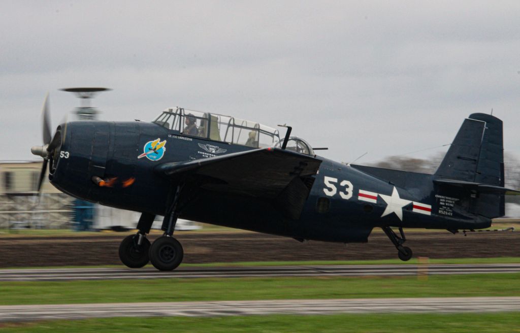 N5264V — - CAFMO’s avenger landing at Smartt after it’s pumpkin drop demonstration 