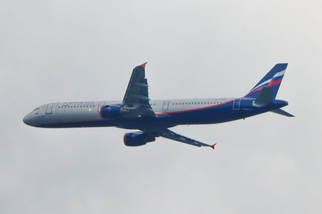 Airbus A321 (RA-73163)