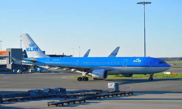 Airbus A330-200 (PH-AOE) - KLM Airbus A330-203 PH-AOE in Amsterdam 