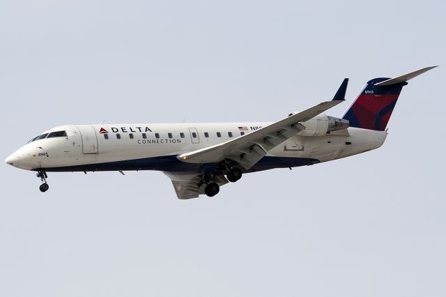 Canadair Regional Jet CRJ-200 (N8980A)