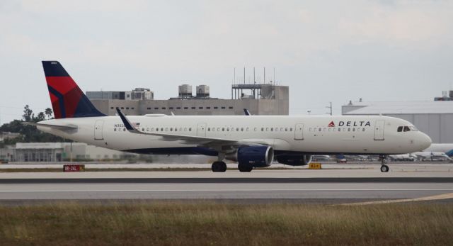 Airbus A321 (N352DN) - After landing at MIA on the morning of the 15th of December, 2018.