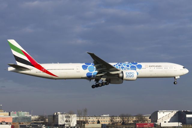 BOEING 777-300ER (A6-EPK) - Boeing 777-31H(ER) A6-EPK Emirates "Expo 2020 (Mobility / Blue)"