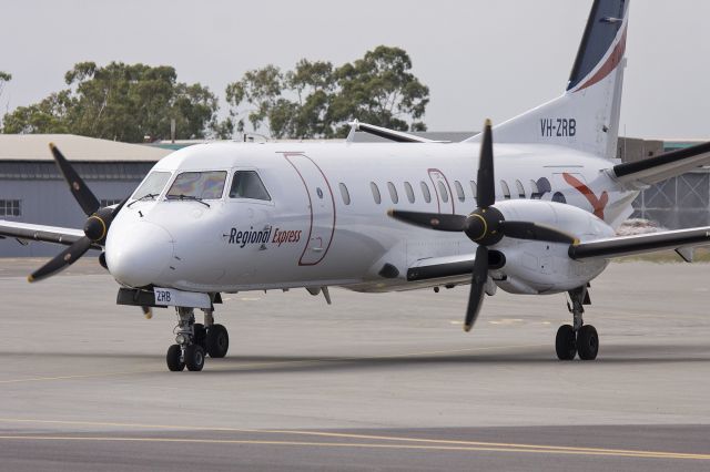 Saab 340 (VH-ZRB) - Regional Express Airlines (VH-ZRB) Saab 340B taxiing at Wagga Wagga Airport.