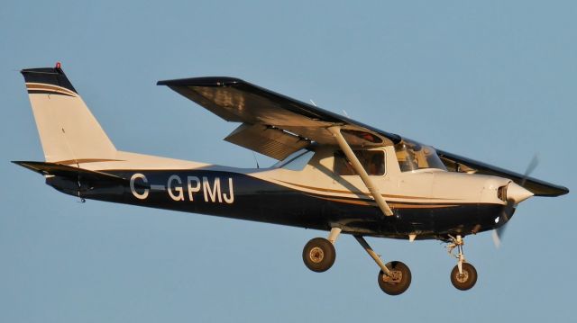 Cessna 152 (C-GPMJ)