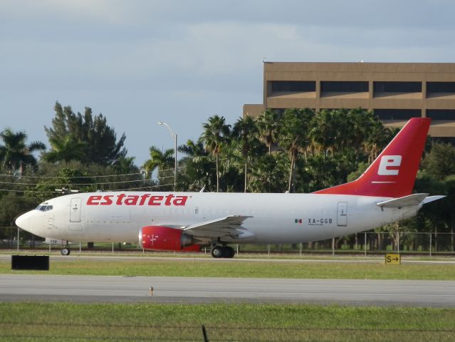 BOEING 737-300 (XA-GGB)