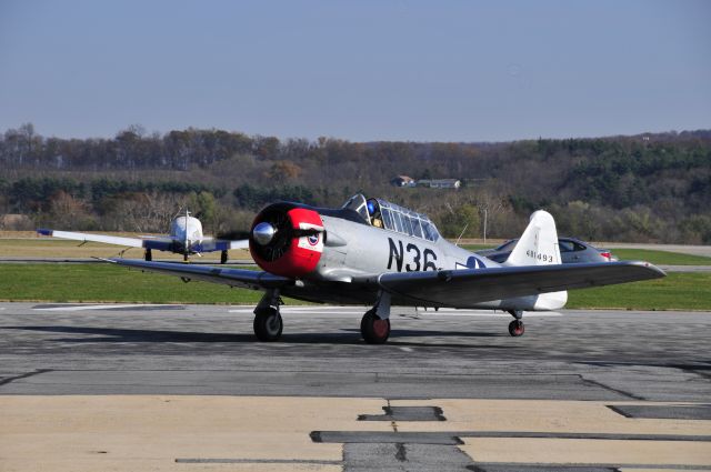 Raytheon Texan 2 (N36) - Seen at KFDK on 11/7/2009.      a href=http://discussions.flightaware.com/profile.php?mode=viewprofile&u=269247  [ concord977 profile ]/a