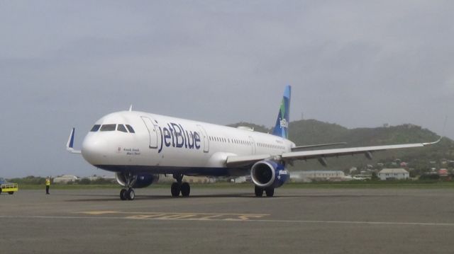 Airbus A321 (N957JB)