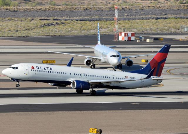 Boeing 737-900 (N824DN)