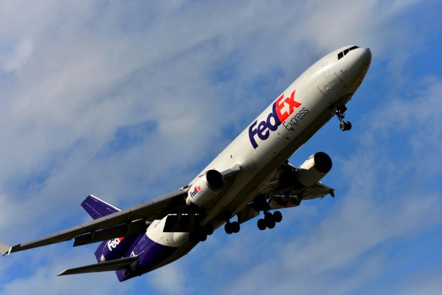 Boeing MD-11 (N587FE)