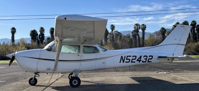 Cessna Skyhawk (N52432)