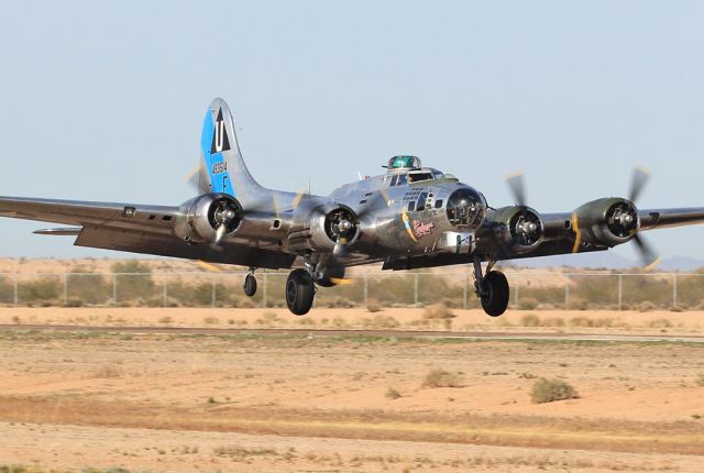 Boeing B-17 Flying Fortress (N9323Z)