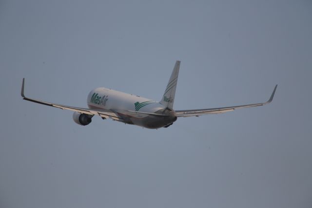 BOEING 767-300 (N420LA)