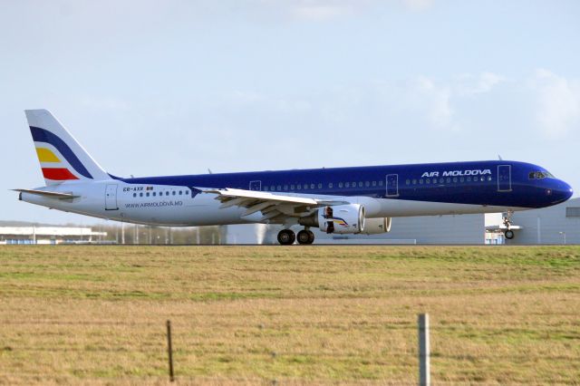 Airbus A321 (ER-AXR) - Touching down on rwy 22 on 1-Feb-20 operating flight MLD833 from LUKK.