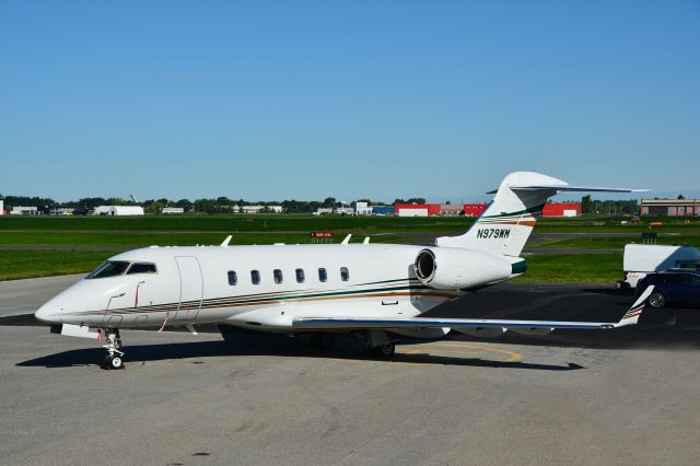Canadair Challenger 350 (N979WM)